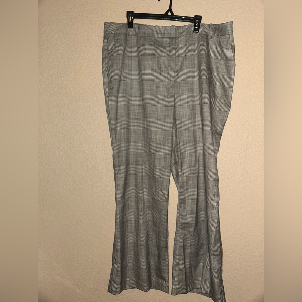 Worthington Gray Plaid Dress Trousers